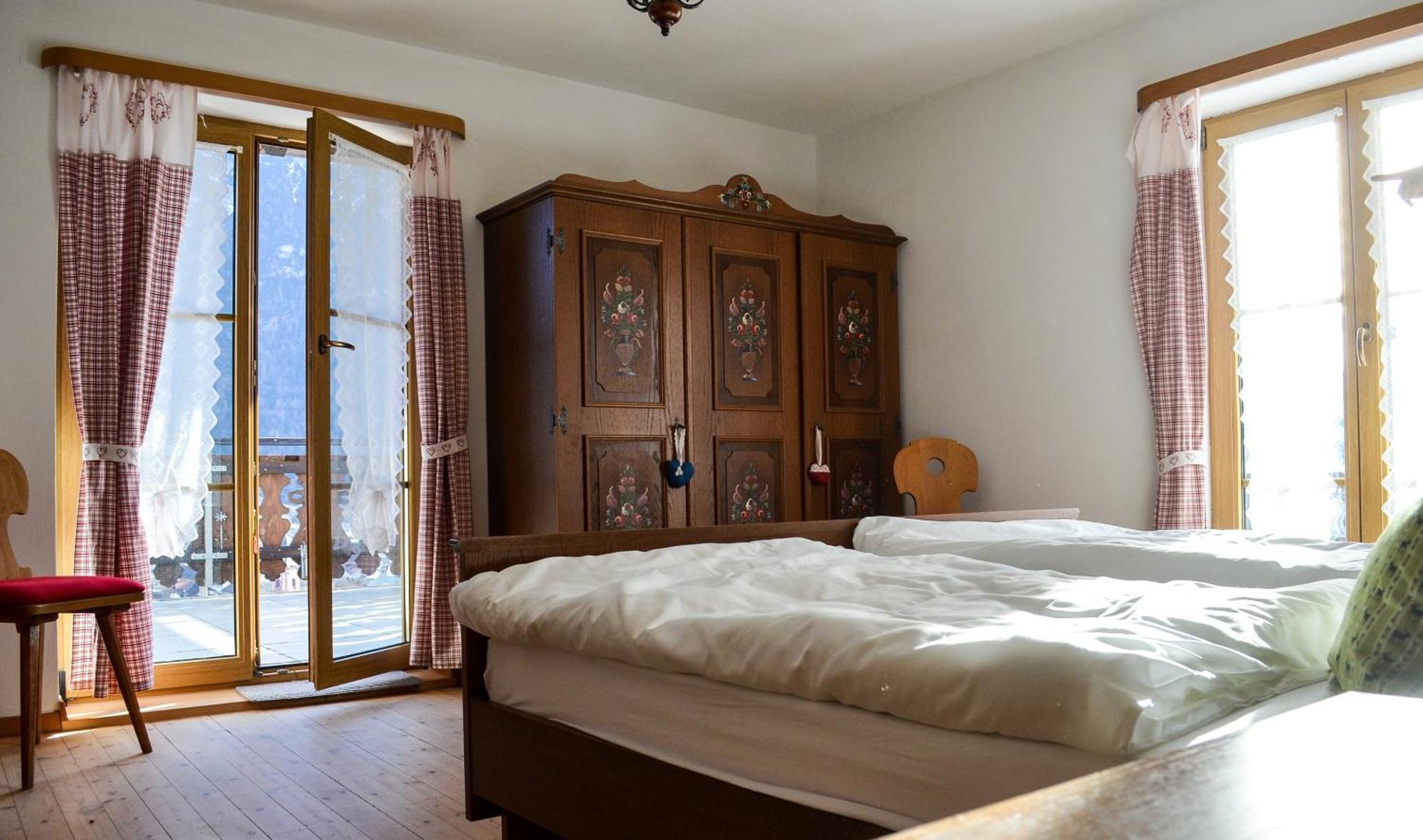 Berggasthof Kärntner Alm Hotel Mittenwald Eksteriør billede